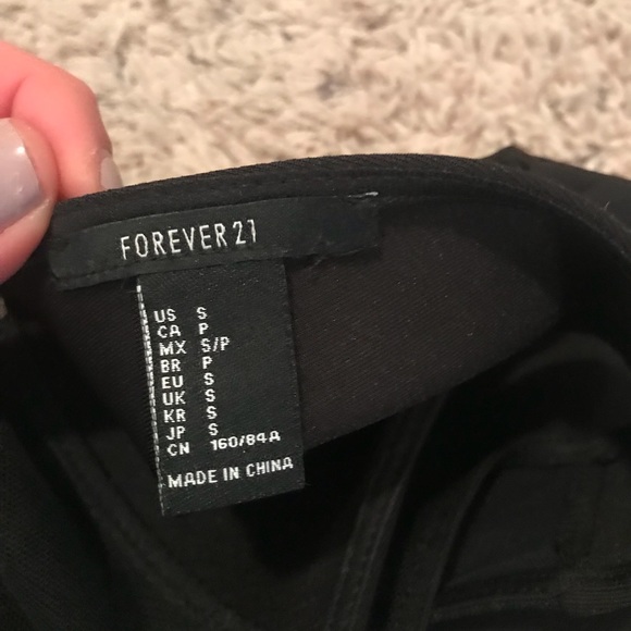 Forever 21 mesh v-neck tank - Picture 5 of 5